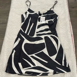 Forever 21 XXI  Black / White dress New with Tags